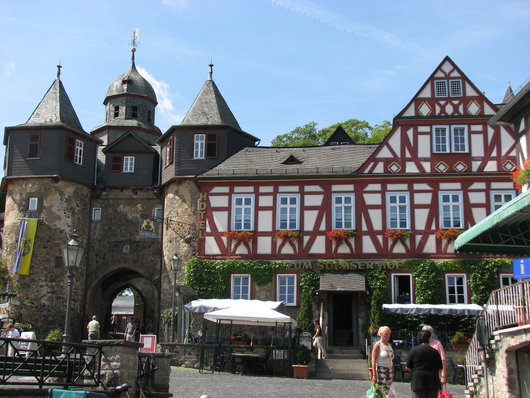 Braunfels: Marktplatz mit Schlosstor